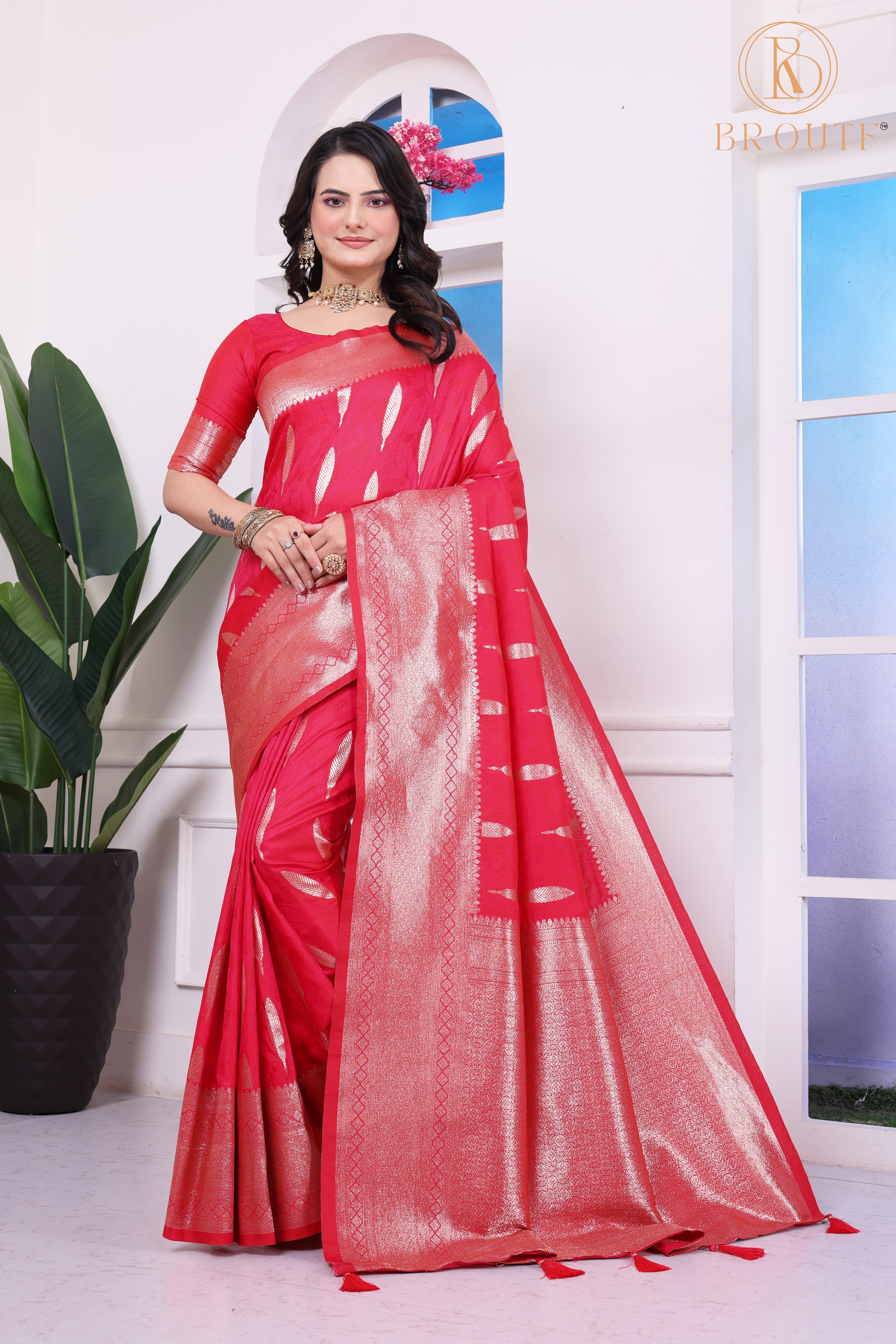 Luxurious Pink Soft Silk Jacquard Saree for Special Occasions