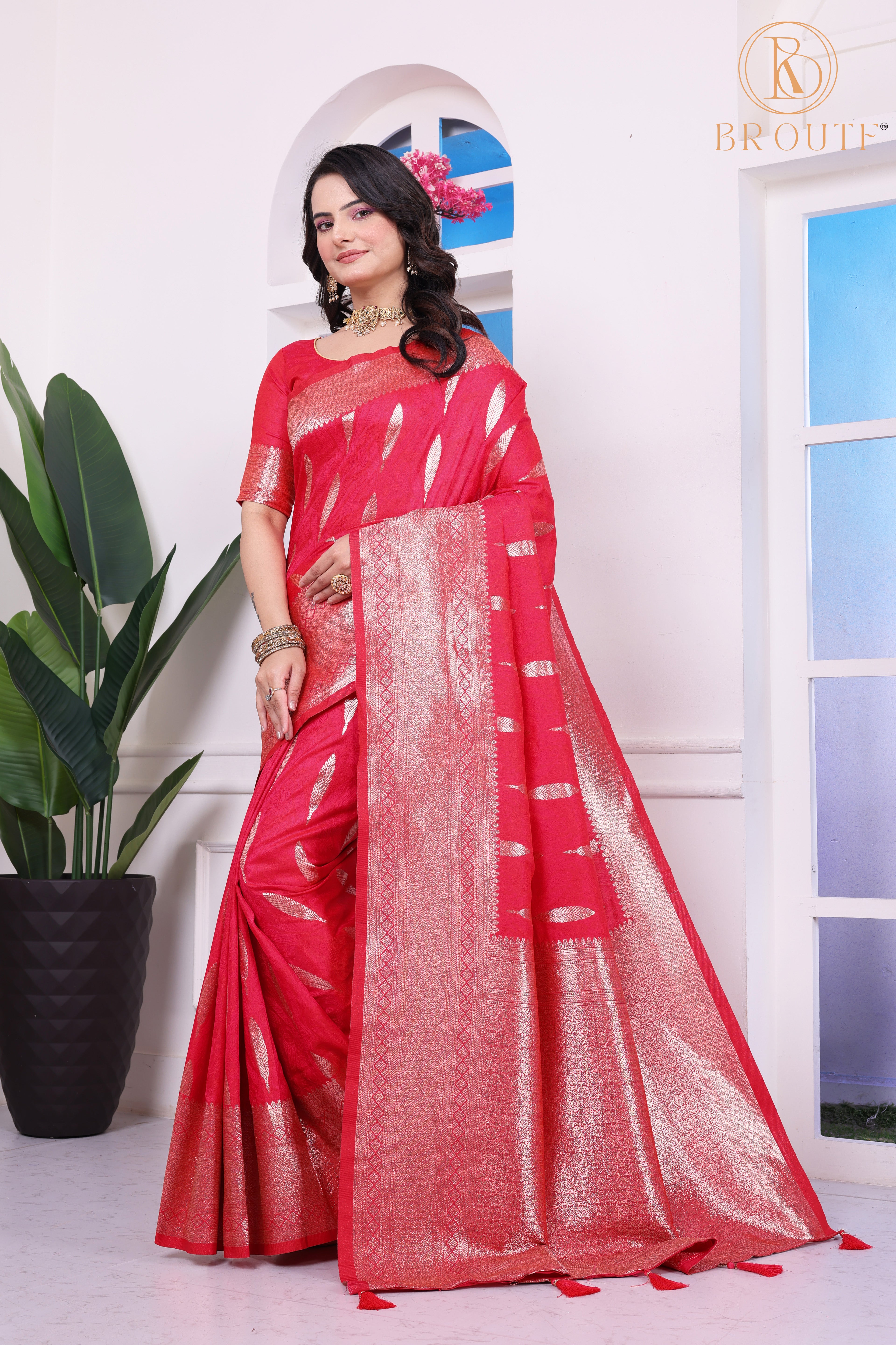 Luxurious Pink Soft Silk Jacquard Saree for Special Occasions