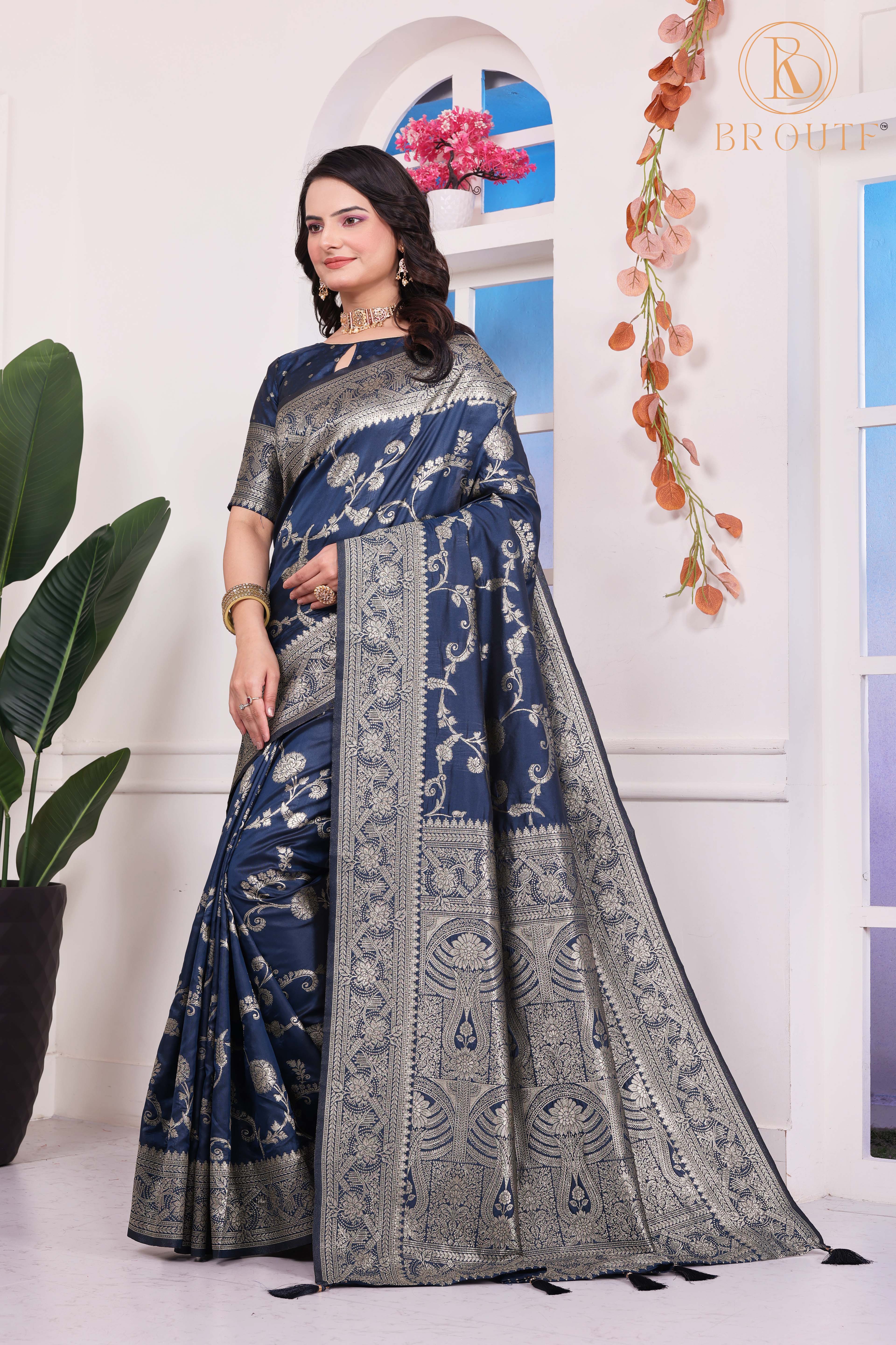 Elegant Navy Blue Banarasi Silk Saree with Intricate Zari Weave