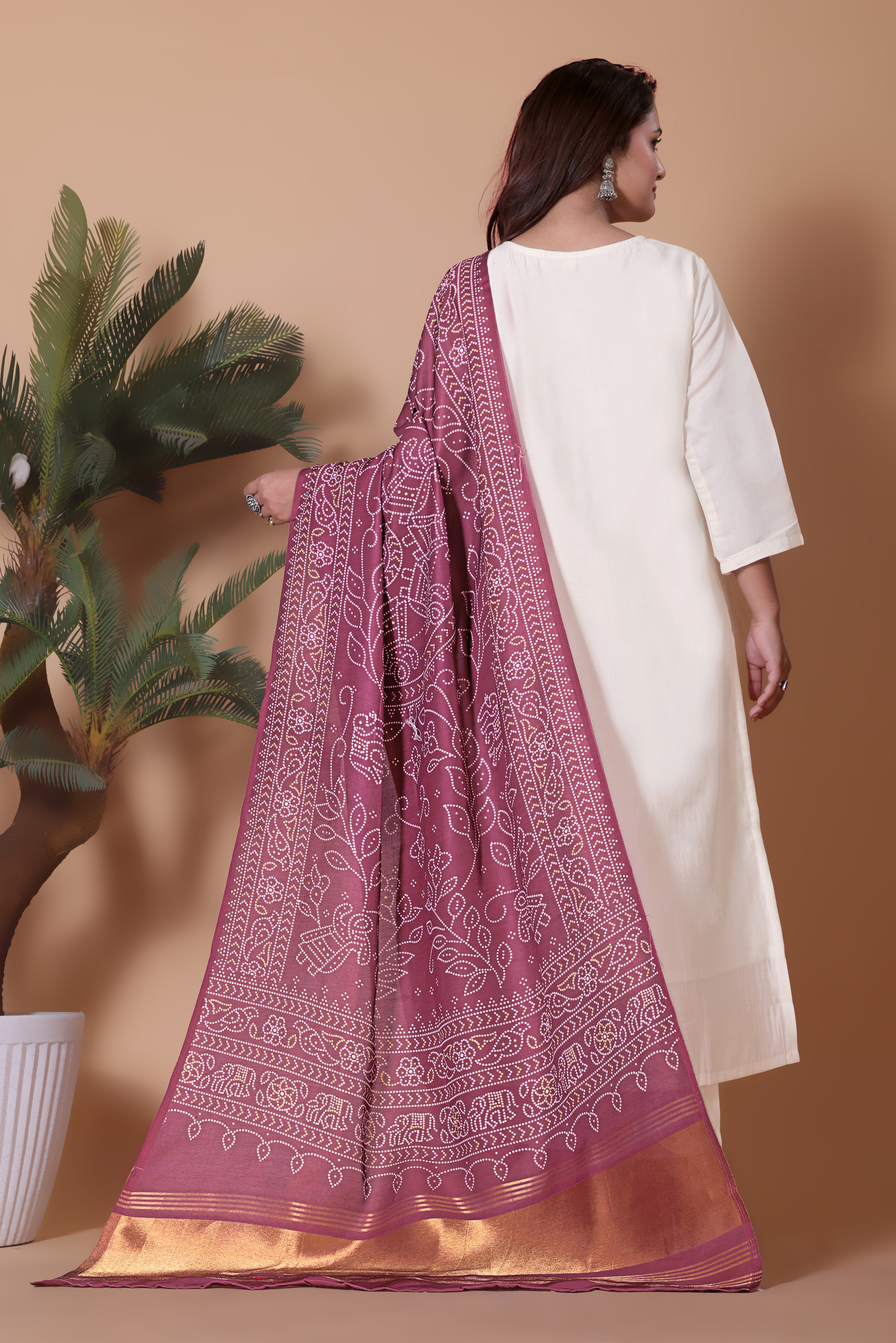 Women's Off-White Ethnic Motif Embroidered Kurti Set paired with Zari Border Bandhani Dupatta