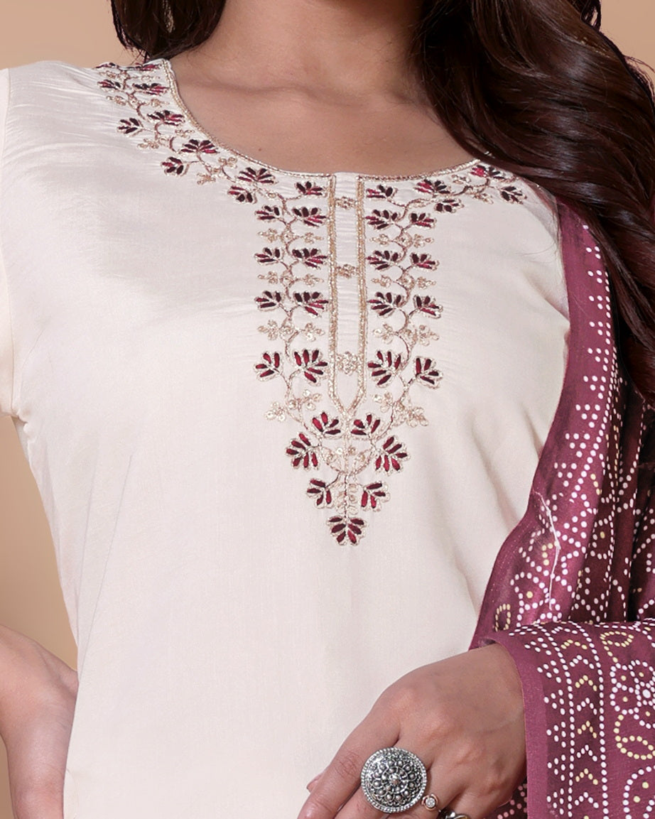 Women's Off-White Ethnic Motif Embroidered Kurti Set paired with Zari Border Bandhani Dupatta