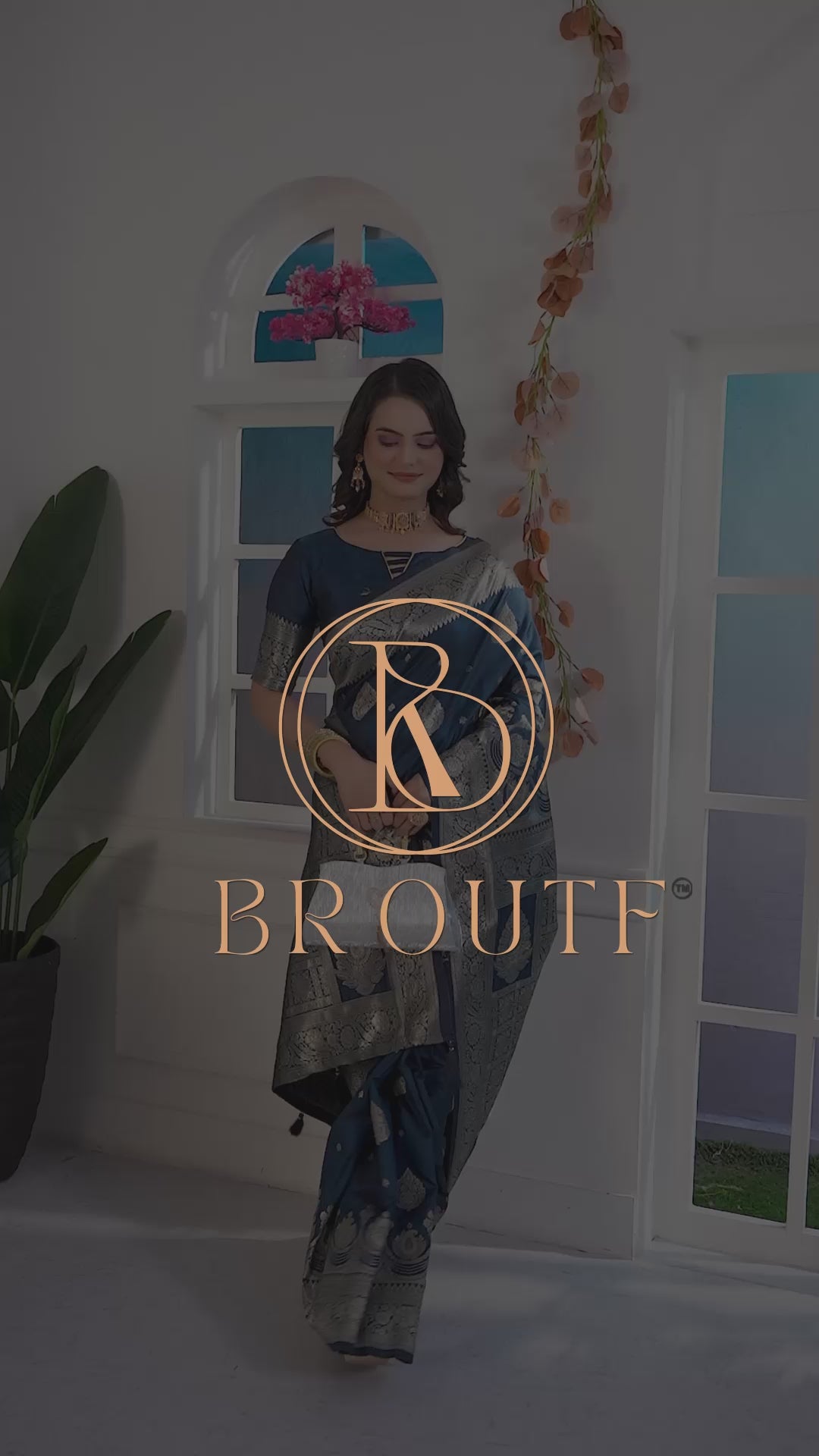 Women's Rapier Silk Saree with Woven Zari Design & Blouse Piece