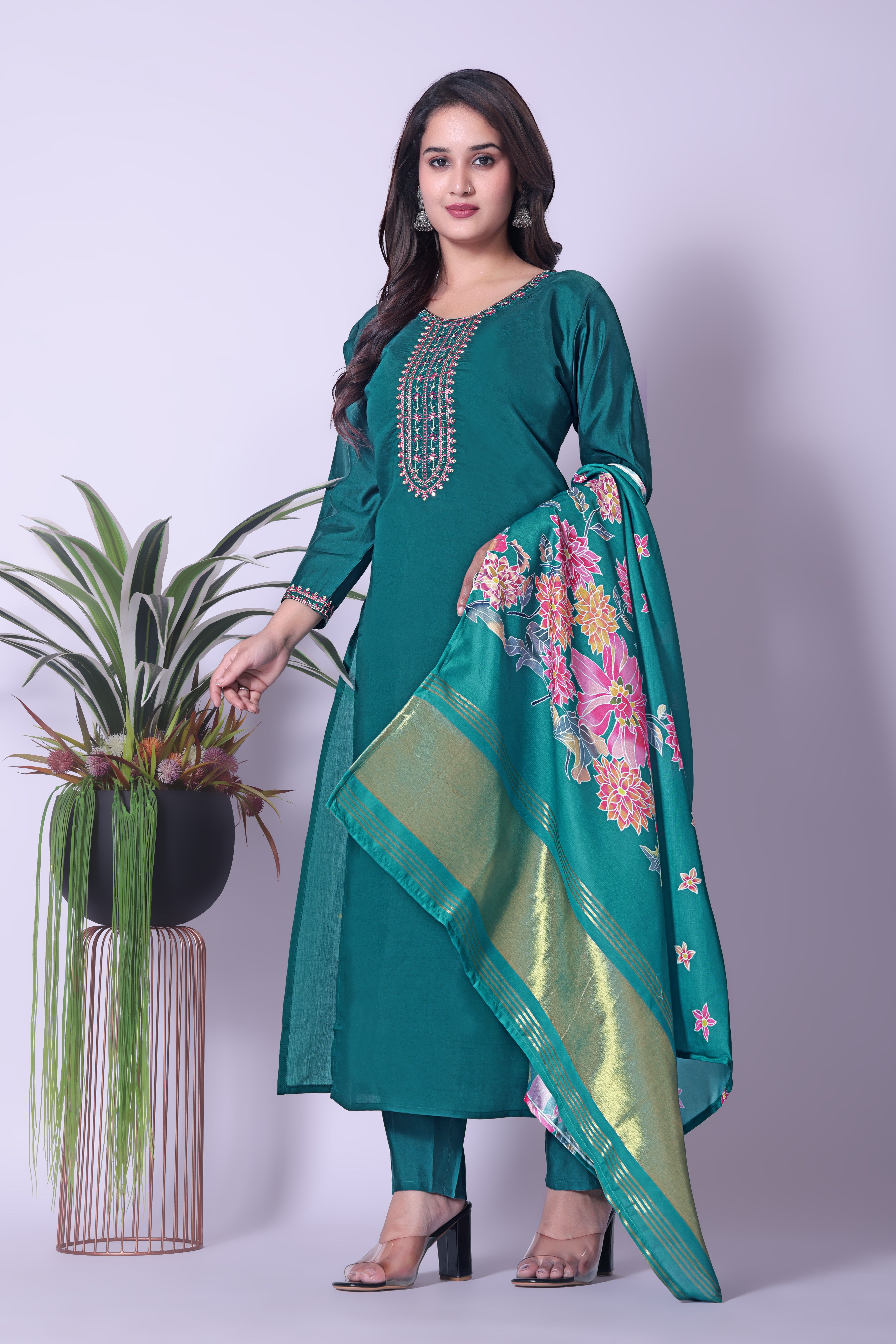 Stylish Embroidered Kurta & Pant Set with Organza Dupatta